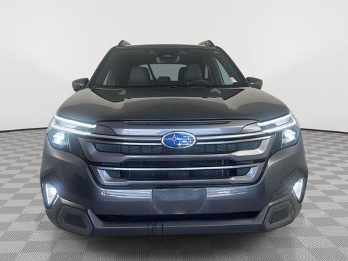 Magnetite Gray Metallic 2025 Subaru Forester Limited