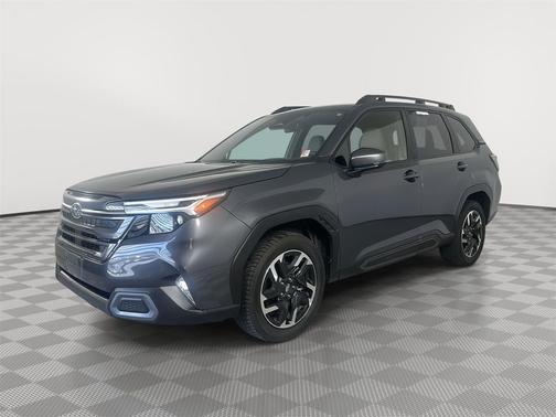 Magnetite Gray Metallic 2025 Subaru Forester Limited