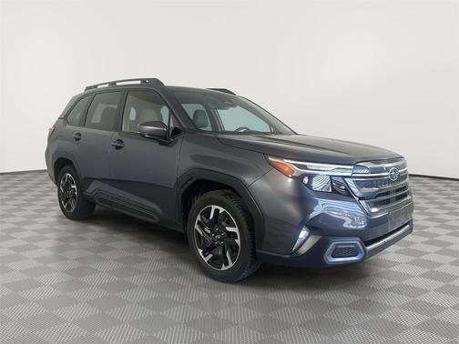 Magnetite Gray Metallic 2025 Subaru Forester Limited