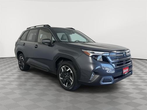 Magnetite Gray Metallic 2025 Subaru Forester Limited