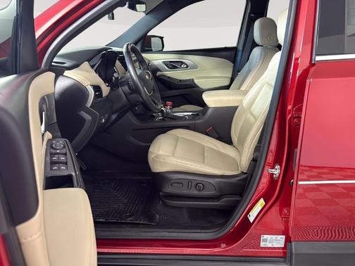Cherry Red Tintcoat 2022 Chevrolet Traverse LT Leather