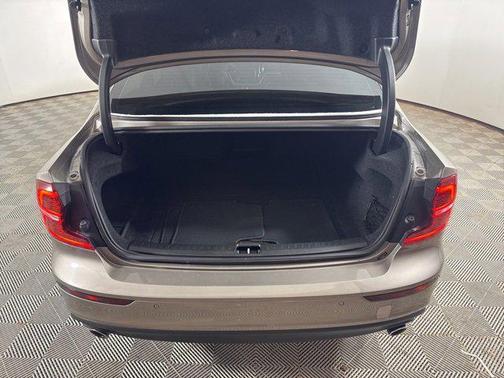 2019 Volvo S60 T6 Momentum