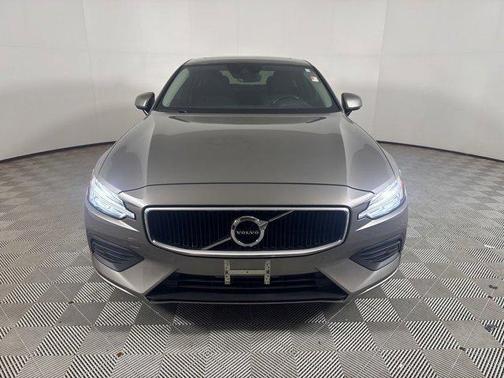 2019 Volvo S60 T6 Momentum