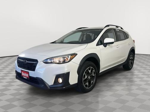 Crystal White Pearl 2018 Subaru Crosstrek 2.0i Premium