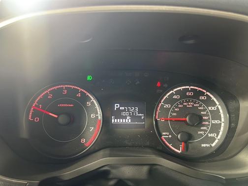 Crystal White Pearl 2018 Subaru Crosstrek 2.0i Premium