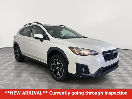 Crystal White Pearl 2018 Subaru Crosstrek 2.0i Premium