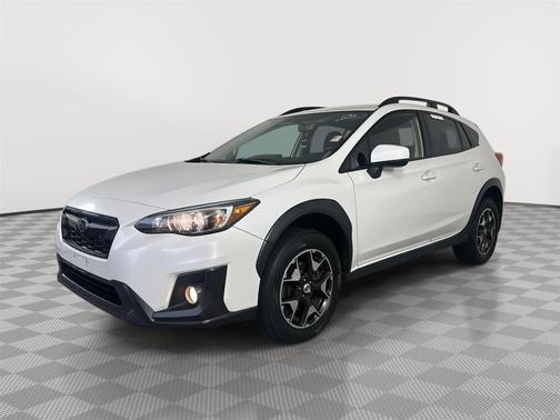 Crystal White Pearl 2018 Subaru Crosstrek 2.0i Premium