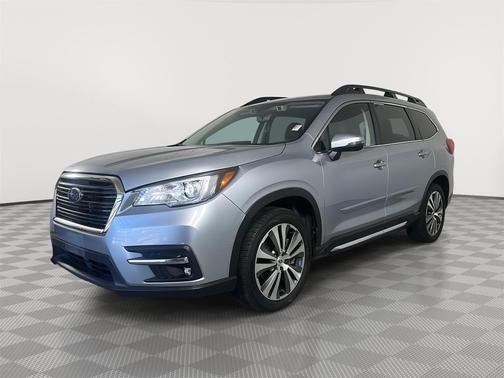 Ice Silver Metallic 2022 Subaru Ascent Limited 7-Passenger