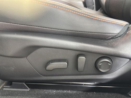 Crystal White Pearl 2025 Subaru Crosstrek Limited