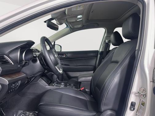 Crystal White Pearl 2019 Subaru Outback 3.6R Limited