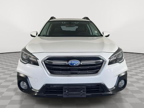 Crystal White Pearl 2019 Subaru Outback 3.6R Limited