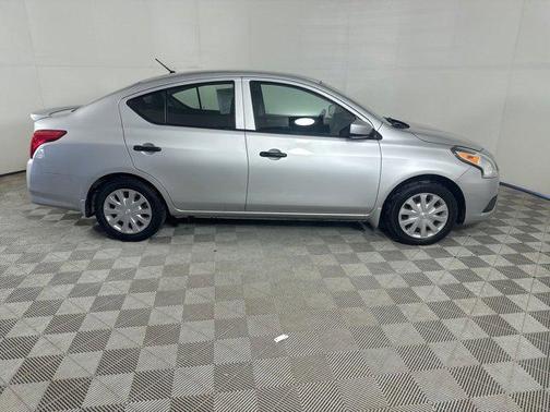 2016 Nissan Versa 1.6 S+
