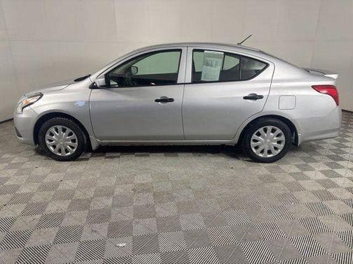 2016 Nissan Versa 1.6 S+