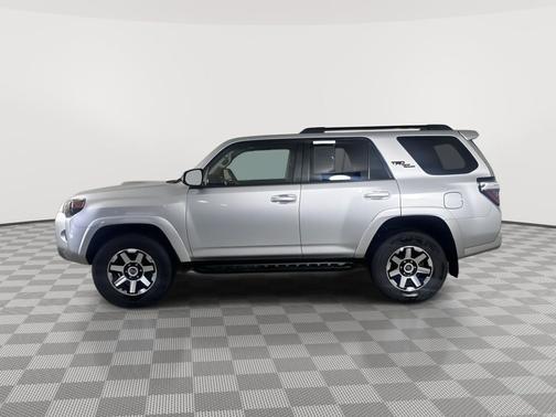 Classic Silver Metallic 2024 Toyota 4Runner TRD Off Road Premium