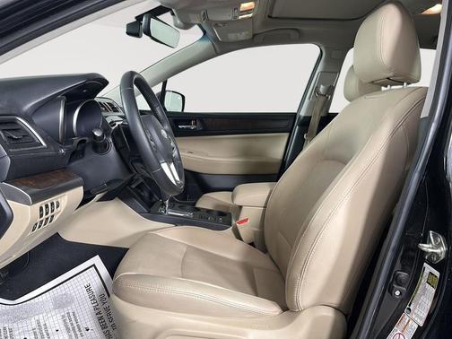 Crystal Black Silica 2017 Subaru Outback 3.6R Limited