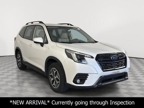 Crystal White Pearl 2024 Subaru Forester Premium