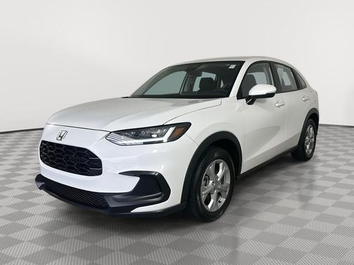 Platinum White Pearl 2023 Honda HR-V LX