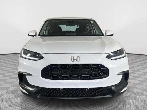 Platinum White Pearl 2023 Honda HR-V LX