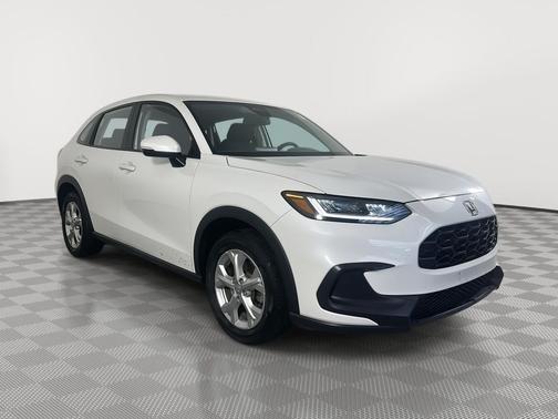 Platinum White Pearl 2023 Honda HR-V LX