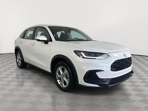 Platinum White Pearl 2023 Honda HR-V LX