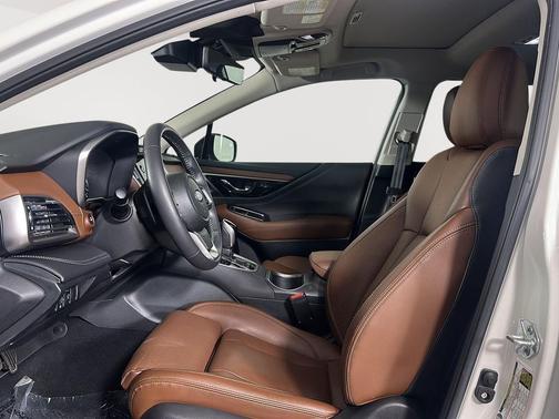 Crystal White Pearl 2023 Subaru Outback Touring XT