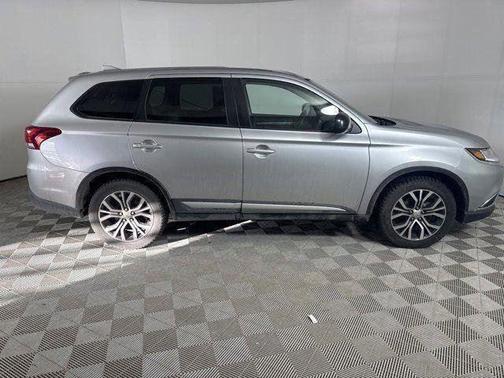 2018 Mitsubishi Outlander ES