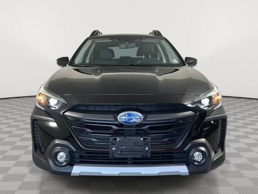 Crystal Black Silica 2023 Subaru Outback Limited