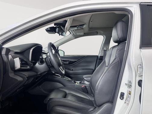 Crystal White Pearl 2024 Subaru Outback Touring