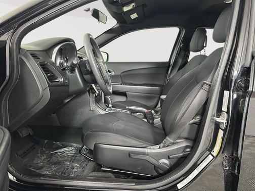 2013 Chrysler 200 LX