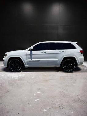 Bright White Clearcoat 2020 Jeep Grand Cherokee Altitude