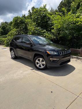 Diamond Black Crystal Pearlcoat 2018 Jeep Compass Latitude