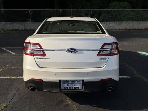 Oxford White 2015 Ford Taurus SEL