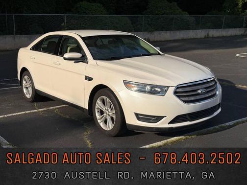Oxford White 2015 Ford Taurus SEL