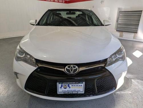 2016 Toyota Camry SE w/Special Edition Pkg