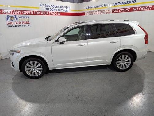 2016 Volvo XC90 T6 Momentum