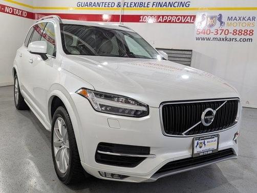 2016 Volvo XC90 T6 Momentum