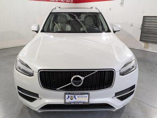 2016 Volvo XC90 T6 Momentum