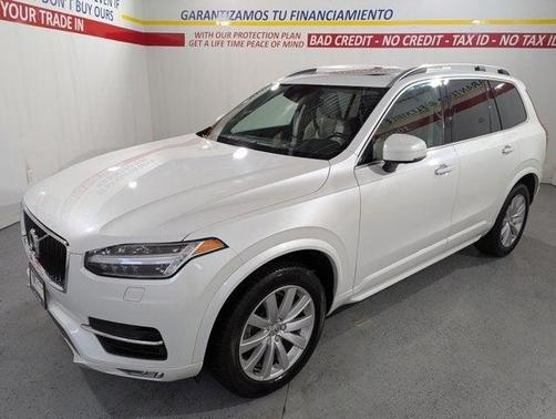 2016 Volvo XC90 T6 Momentum