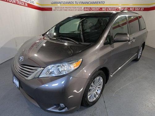 2017 Toyota Sienna XLE Premium