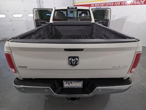 2017 RAM 3500 Laramie Crew Cab 4x4 8' Box