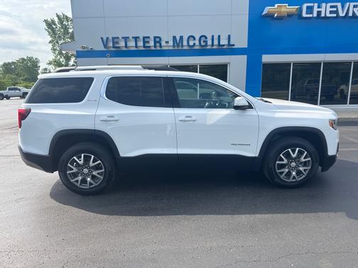 Summit White 2023 GMC Acadia SLE