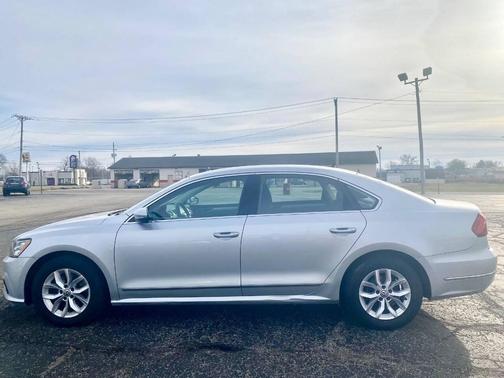 2016 Volkswagen Passat 1.8T S