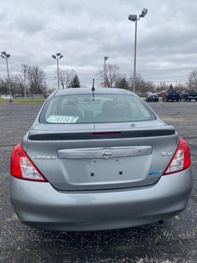 Magnetic Gray 2014 Nissan Versa 1.6 SV