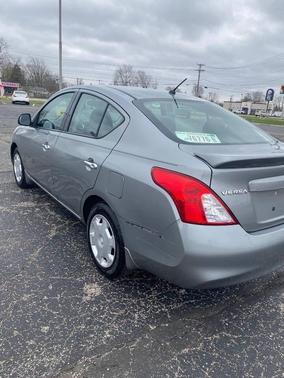 Magnetic Gray 2014 Nissan Versa 1.6 SV