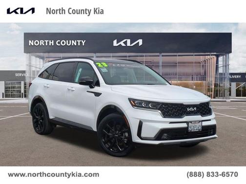White Pearl 2023 Kia Sorento SX