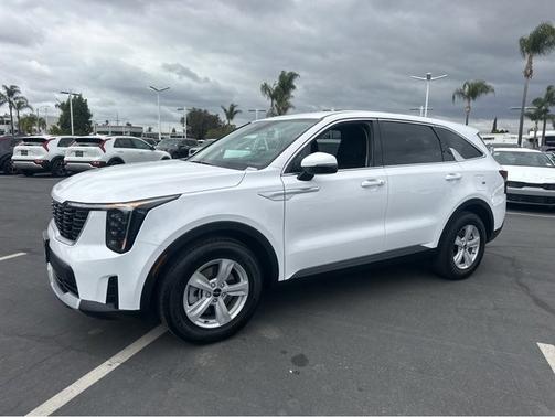 2025 Kia Sorento LX