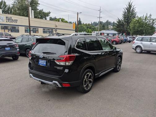 2023 Subaru Forester Touring