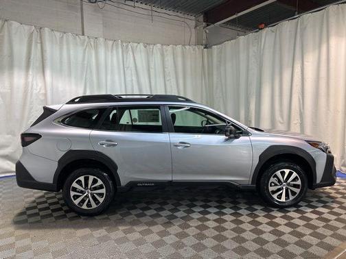 2025 Subaru Outback Base
