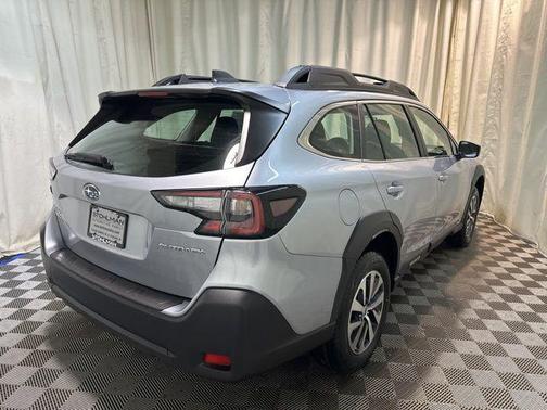 2025 Subaru Outback Base