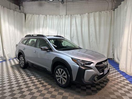 2025 Subaru Outback Base